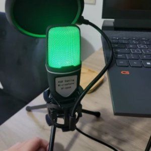 Streaming USB microphone